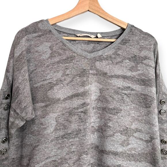 Soft Surroundings Camo Print Long Sleeve Blouse With Silver Buttons Women's L - Picture 3 of 10